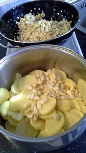 Dried broad beans with potatoes.