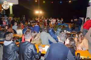 The crowd at Articolo 1 Pub, Carovingno